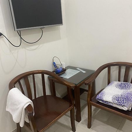 Nam Cuong Motel - Phong Don Co Cua So Thoang Mat Khep Kin - Thang May 河内 外观 照片