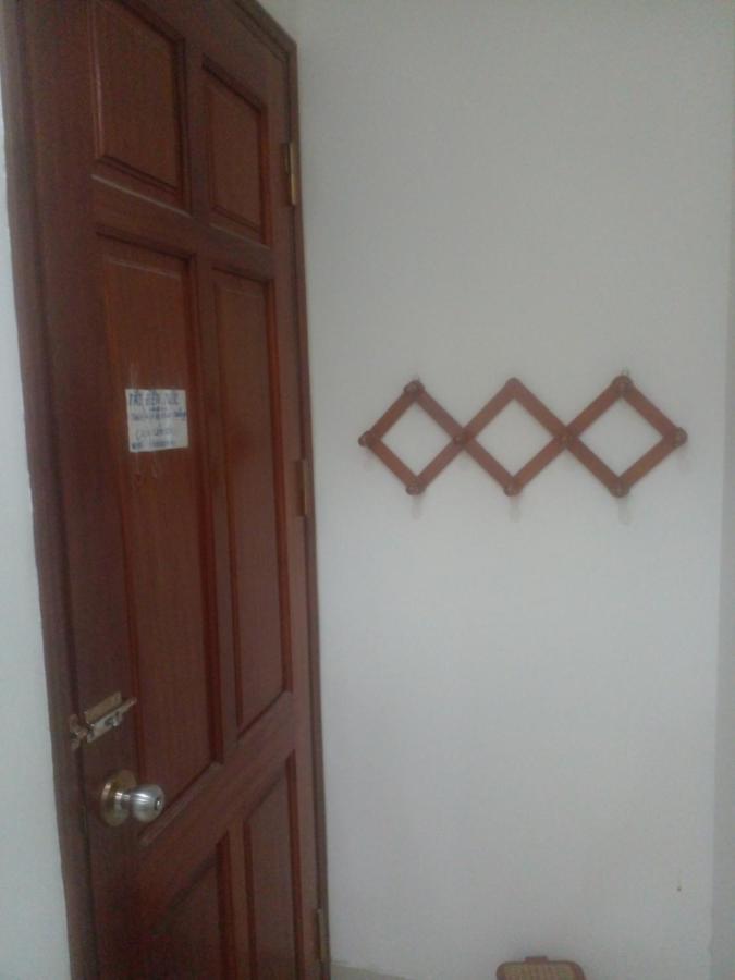 Nam Cuong Motel - Phong Don Co Cua So Thoang Mat Khep Kin - Thang May 河内 外观 照片